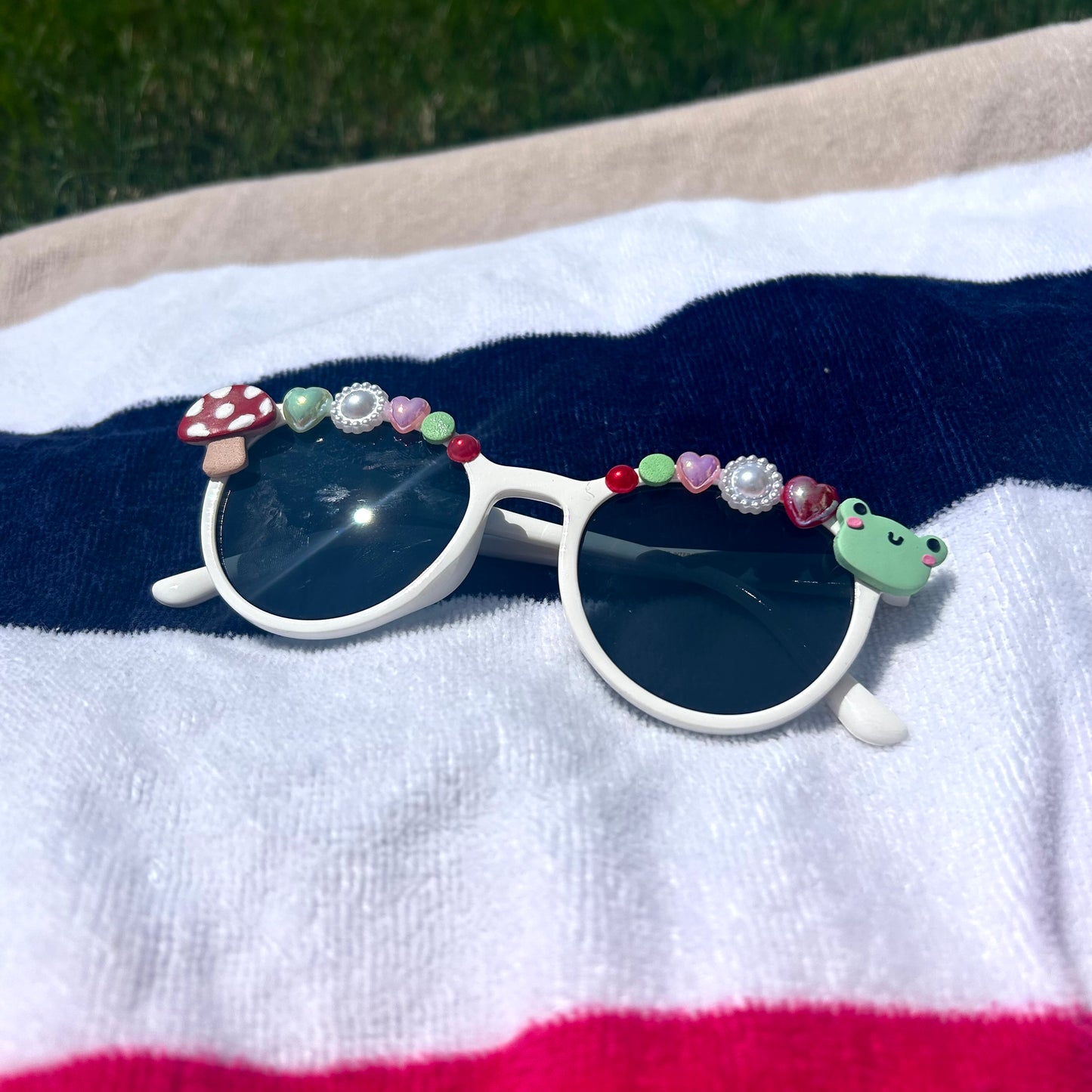 Froggy Mushroom Kids’ Sunglasses